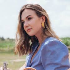 Anna Kuzmenko (@AnyaKulich)