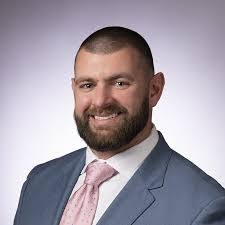 Derek Main's Instagram, Twitter & Facebook