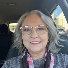 What textured granny square pattern is recommended for red squares?