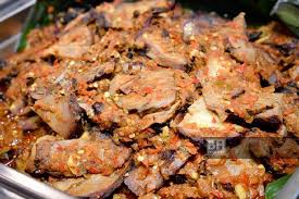 Untuk hidangan nasi pula, ia boleh dimakan dengan nasi putih, nasi tomato dan nasi minyak. Shukoor Kembali Lagi Tarikan Unik Di Ksgcc