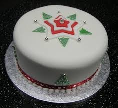 Christmas Cakes Decorating Easy Christmas Cake Ideas And Designs Christmas Wedding Ca Christmas Cake Designs Christmas Cake Decorations Christmas Themed Cake