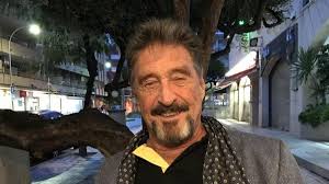 جون ديفيد مكافي أو ماكافي ولد في 18 سيتمبر 1945 بإنجلترا. Ez9l6azkujclpm