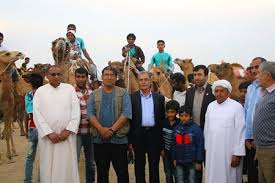 نتيجه تصويري براي مسابقات شتر سواري روستاي گورزين