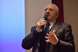 De luca was born at gagliato and moved to rome to study architecture; Video Autonomia De Luca Oggi Formalizzo Richiesta Anche Per La Campania Dire It