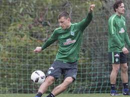 € * 08.12.1996 in hannover, deutschland Werder Bremen Neue Chance Fur Maximilian Eggestein Werder