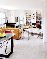 Un Chalet Con Grandes Espacios Abiertos Home Home Interior Design Interior