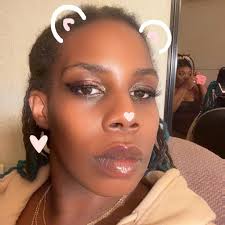 More rocks founds ! My 10 yr.old Rock Hound is counting and has found a  total of 30 "Rocks" in a week, I have given her the nic-name "Hawk-Eyes".  LOL Destiny LeFevre