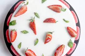 Entremets Chocolat Mousse Chocolat Genoise Sirop Punch Recette Olivia Patisse Fraise Basilic Desserts Fantaisie Mousse Fraise