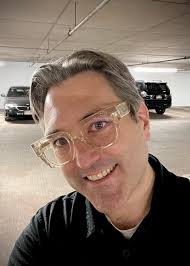 Evans in black fade with yellow to amber transition