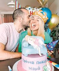 Η μαρία ηλιάκη έγινε για πρώτη φορά μαμά . H Maria Hliakh Kai O Stelios Manoysakhs Gia Diakopes Sthn Ellada Mazi Me To Mwro