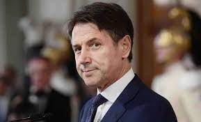 Sebbene giuseppe conte sia molto riservato sulle sue vicende personali, quello che si sa è che è stato sposato con valentina fico dalla quale ha avuto un figlio, niccolò, che ora ha 11 anni. La Vita Privata Di Giuseppe Conte L Ex Moglie E L Attuale Fidanzata Del Premier Solonotizie24
