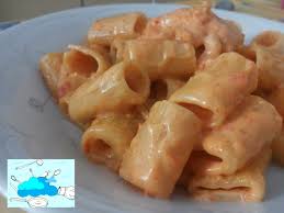 Una ricetta davvero invitante per gli appassionati del gorgonzola. It Mezze Maniche In Crema Di Peperoni E Gorgonzola Al Mascarpone Ricette Calabresi Torte Di Nuvole