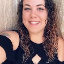 Allie Wright's Instagram, Twitter & Facebook