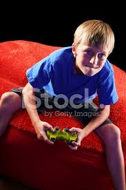 El juego en cuestión fue super mario 64 (juego de plataformas en 3d tipo rompecabezas), un juego que ya ha demostrado anteriormente tener una asociación directa con. Nino Jugando Videojuegos Fotografias De Stock Freeimages Com