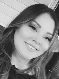 Kim Lytle's Instagram, Twitter & Facebook