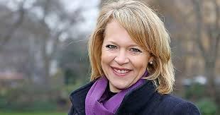 LORNA DUNKLEY: SKY PRESENTER & CORNISH LOCAL