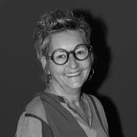 80+ perfiles de «Cornelia»