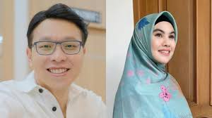 The hook incorporated into the design traditionally represents the hook of. Kartika Putri Ungkap Alasan Enggak Mau Damai Netizen Bela Dokter Richard Lee Jangan Dipotong Potong Herstory