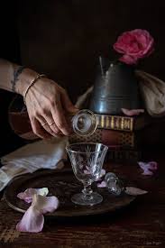Sciroppo di rose a cura di lina mazzotti le qualità di rose che si utilizzano maggiormente per preparare lo sciroppo di rose sono la muscosa, la rugosa, la centifolia e la gallica, ma può essere utilizzato qualsiasi petalo di rosa, l'importante è che si tratti di una pianta coltivata biologicamente, quindi priva di pesticidi.si raccolgono quando la corolla è ben aperta. Sciroppo Di Rose Fatto In Casa Fregosi Lisa Mumcakefrelis