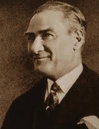 Atatürk'ün doğumundan, eğitim yaşamına, askerliğine, başarılarına ve ölümüne kadar hayatı hakkında bilgi atatürk'ün okul yillari mustafa kemal (atatürk) 1881'de selânik'te doğdu. Tarih Panosundaki Pin