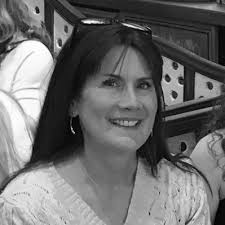 Elaine Mcnally's Instagram, Twitter & Facebook