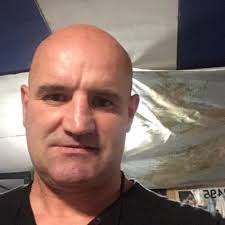 Gil Lewis (@pugilistgil)