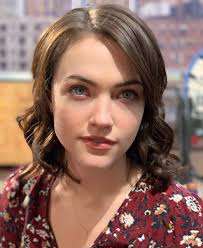 Violett Beane