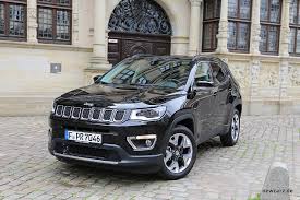 Yeni jeep compass, yepyeni motor seçenekleri ve özellikleri ile sahnede. Jeep Compass Nomen Est Omen Newcarz De
