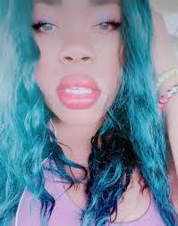 Kay Rose's Instagram, Twitter & Facebook