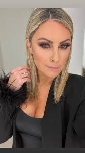 Melanie Schreiber's Instagram, Twitter & Facebook