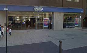 Bankopeningtimes.org is a uk bank directory with details for banks and branches across the uk. Police Called To Reports Of Man In Bank With Gun The Bolton News