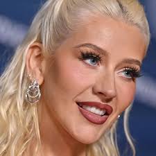 Gwen Stefani's Five Boldest Beauty Moves