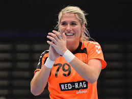 I stedet foregår det på den måde, at vi har ansøgt om en såkaldt upgrade til team esbjerg. Rafael Van Der Vaart Und Estavana Polman Ist Es Liebe