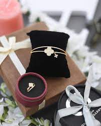 أحب من يتذكرني بأشيائي المفضلة حتى لو كانت صغيرة جدا وليس لها معنى ㅤ ㅤ ㅤ