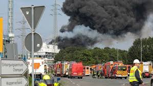 Eine explosion im chempark leverkusen hat am dienstagmorgen die ganze stadt erschüttert. 1qdyymoabfoihm