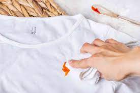 For silk and wool garments use cornstarch to soak up the hot sauce stain. How To Remove Hot Sauce Stains From Clothes And More