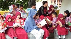 Rekapitulasi nilai membaca siswa kelas 1 sd negeri 1 sugihan pra siklus no nama siswa skor nilai jumlah skor. Hebat Siswa Di Sekolah Terpencil Ini Baca Ratusan Buku Okezone News