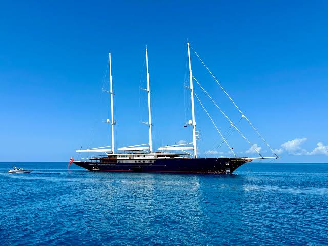 Jeff Bezos's yacht in St Thomas today