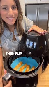 Cheesy garlic goodness by @foodplattermum using the Smith + Nobel 6L  Digital Air Fryer 🤩, Plus say goodbye to mess with our reusable silicone  air fryer baking trays 🙌 , Shop Now: ...