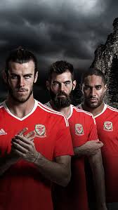 Wallpapers of football clubs from wales. Football Players Wallpaper For Iphone Profil Pemain Sepak Bola