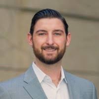 300+ perfiles de «Pettee»