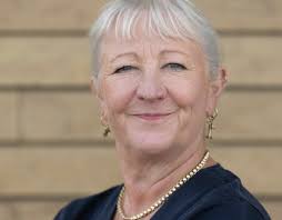 Kate Willard's Instagram, Twitter & Facebook