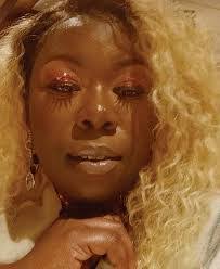 Kerry Mattern's Instagram, Twitter & Facebook