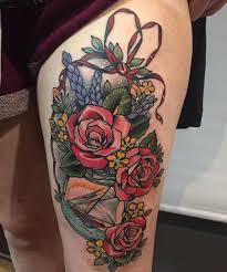 Roses look good in any design and the one shown below just grabs your attention with its sheer beauty. 125 Best Thigh Tattoos For Women Cute Design Ideas 2021 Guide