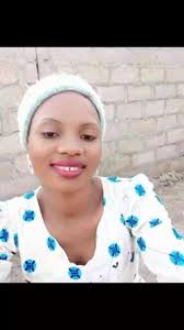 John Macham Apollos Maton na Instagramu