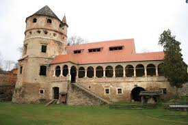 Elementele principale ce caracterizează din punct de vedere climatic zona municipiului sunt primăria sibiu. Iata Cateva Obiective Turistice De Neratat Pe Drumul Sibiu Sighisoara