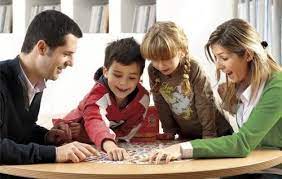Conoce nuestro curso para cuidadoras. 7 Juegos Para Hacer En Familia Eres Mama