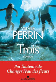 Valérie perrin is a photographer and screenwriter who works with claude lelouch. Trois De Valerie Perrin Grand Format Livre Decitre