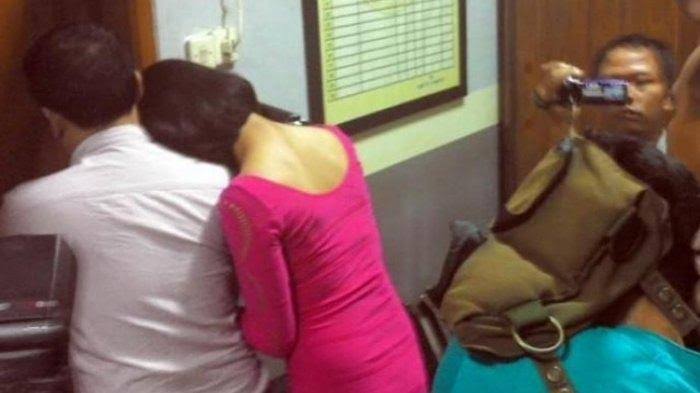 Hasil gambar untuk Ngamar Dengan Dokter, Ibu Bidan ini Digerebek Polisi Yang Merupakan Suaminya Sendiri"