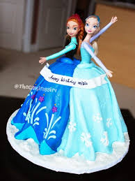 Karlar ülkesinin iki güzel prensesi elsa ile anna 'nın en güzel giysi giydirme, makyaj yapma, bakım gibi. My Frozen Elsa Anna Olaf Cake And Cupcake Designs Elsa Cakes Frozen Doll Cake Barbie Doll Cakes